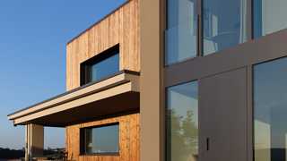 Haus mit Holzfassade, Kebony