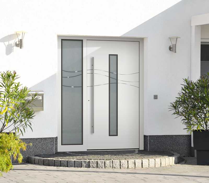 Eingangsbereich mit Haustür mit Glaskristallen, Rodenberg